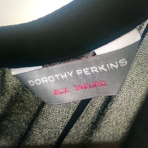 Black Floral Cap Sleeve Dress - Picture 4 of 5